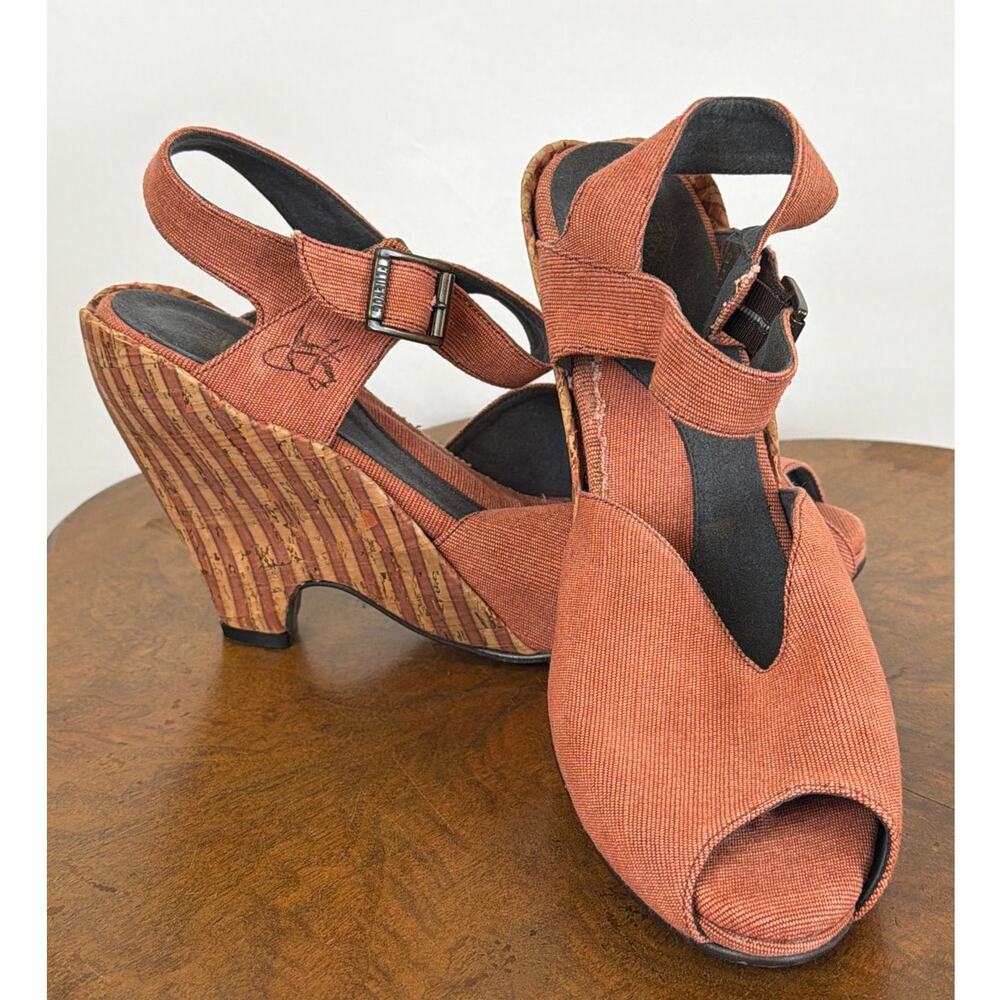 NIB John Fluevog Raquel Pindowns Orange Peep Toe Wedge Sandals Size 11